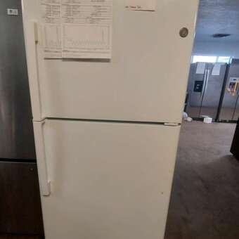 19 cu ft White GE Top Mount Freezer Refrigerator