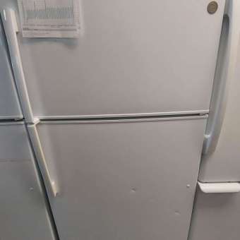 21 Cu Ft White GE Top Mount Refrigerator