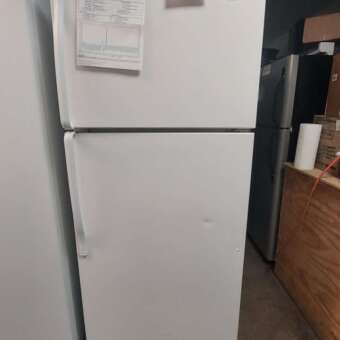 18 Cu Ft White Whirlpool Top Mount Refrigerator