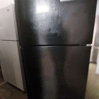 18 Cu Ft Black Whirlpool Top Mount Refrigerator