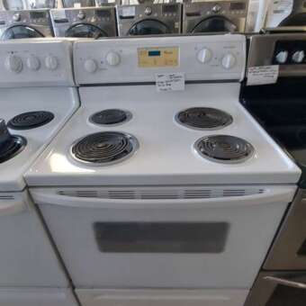30" White Whirlpool Electric Coil Top Range